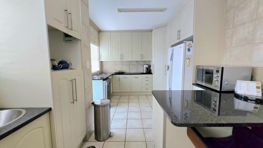 4 Bedroom Property for Sale in Kleinbaai Western Cape
